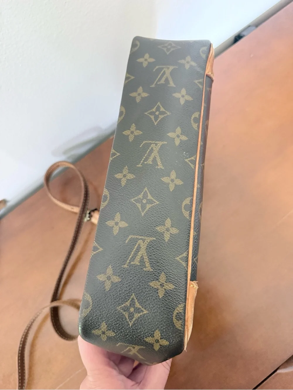 Vintage Authentic Louis Vuitton Monogram Trocadero 23 Canvas Leather Shoulder